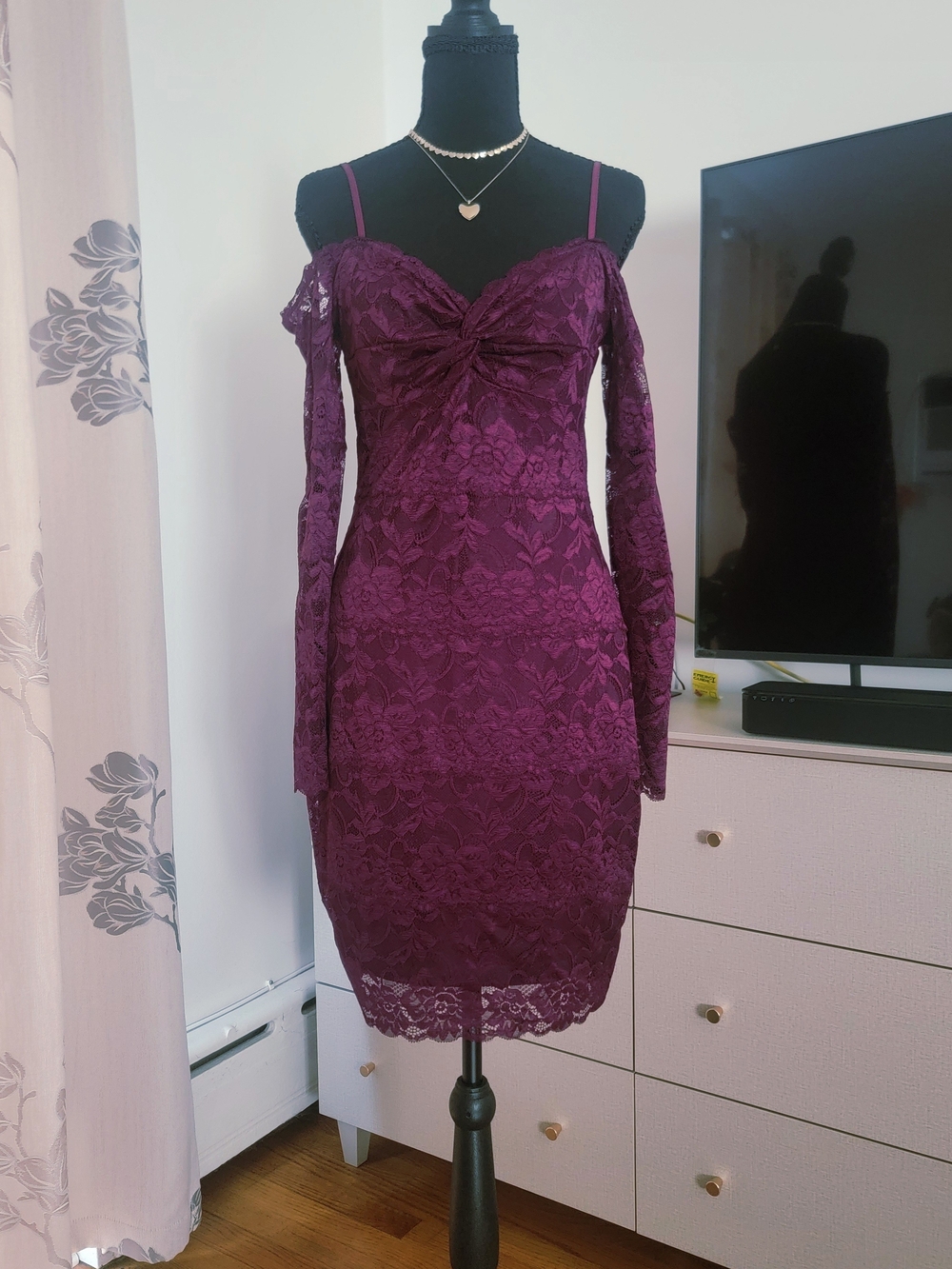 GUESS Belle Plum Violet Floral Lace Off-The-Shoulder Bodycon Dress - Size M